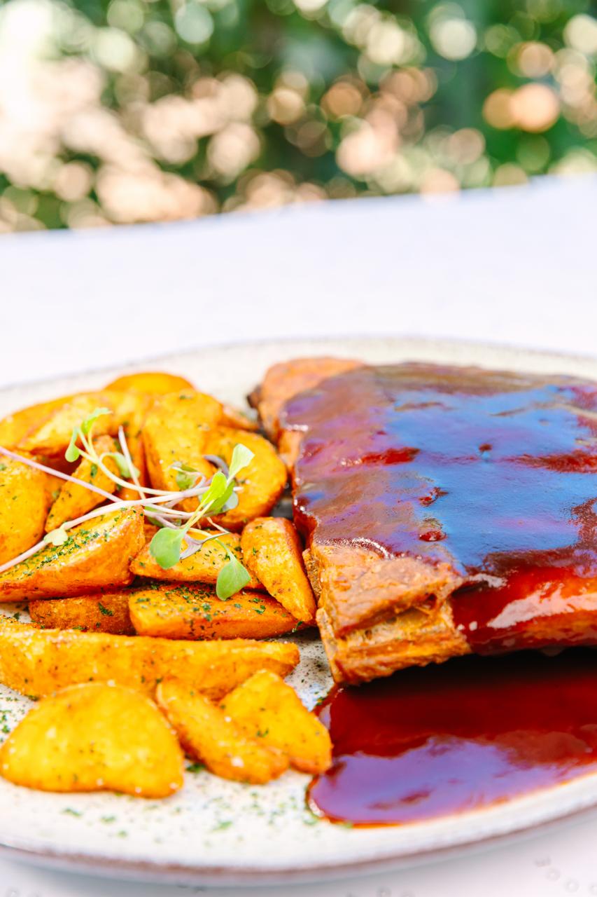 COSTELINHA SUÍNA AO BBQ