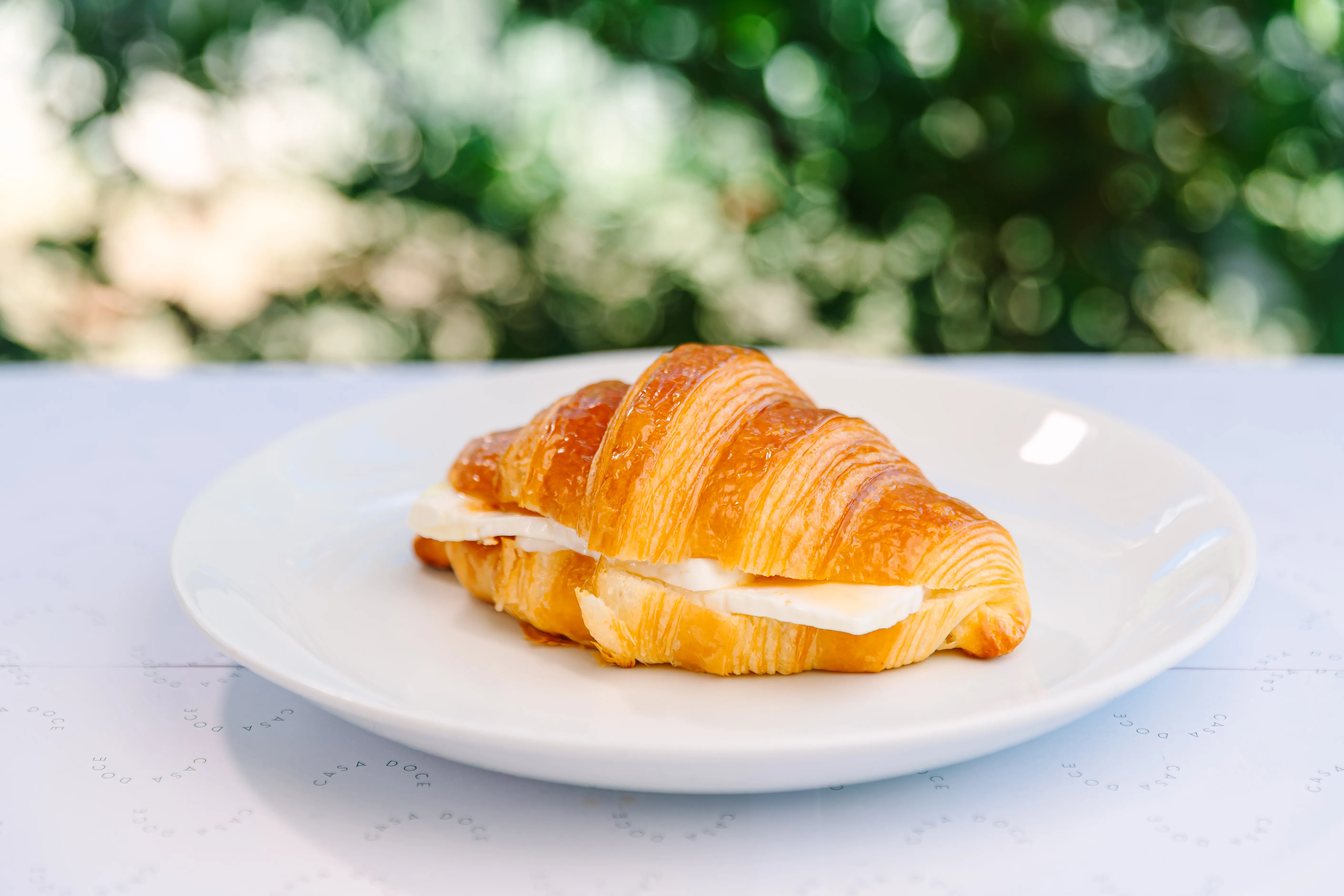 CROISSANT COM QUEIJO MINAS