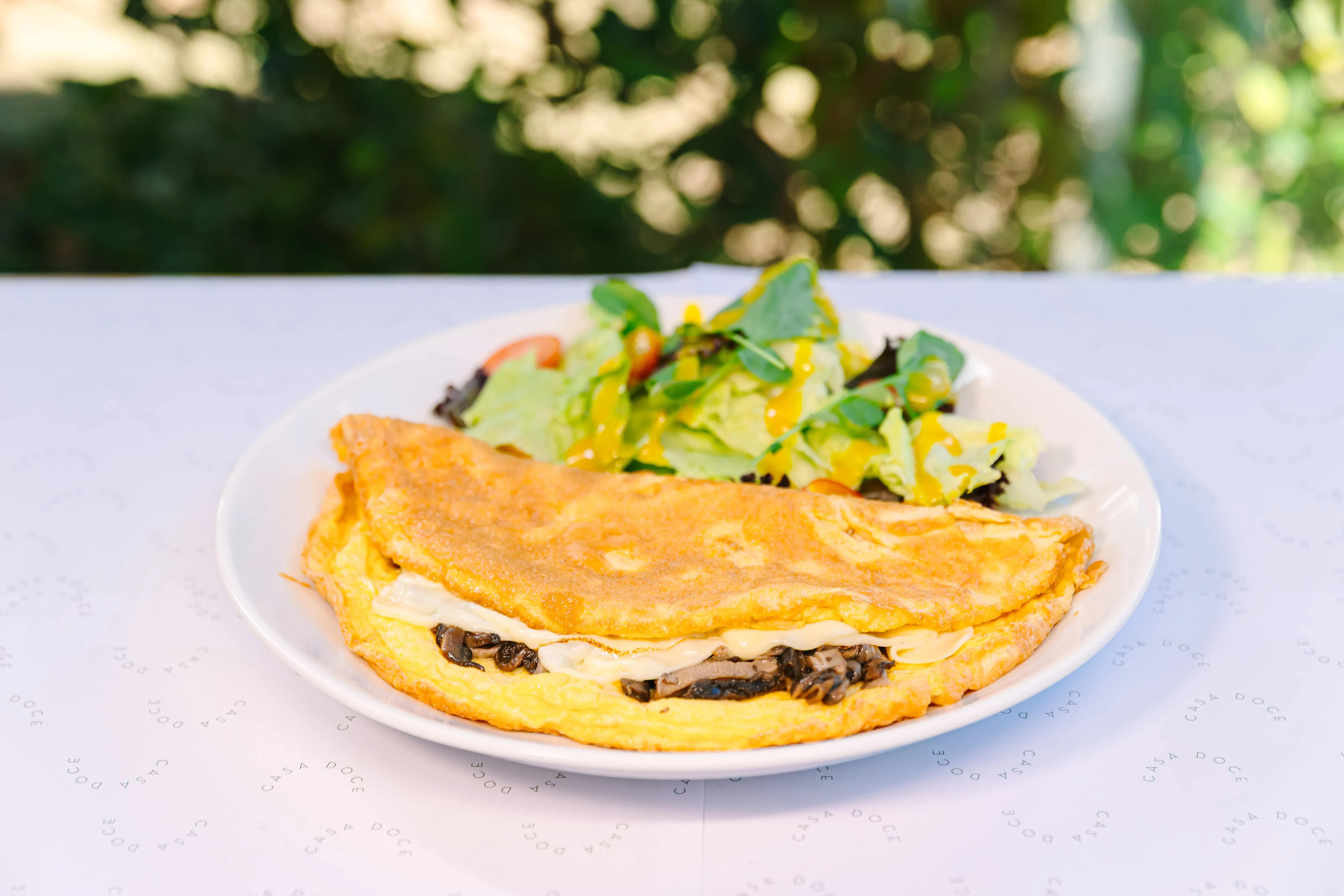 OMELETE COM COGUMELOS E QUEIJO