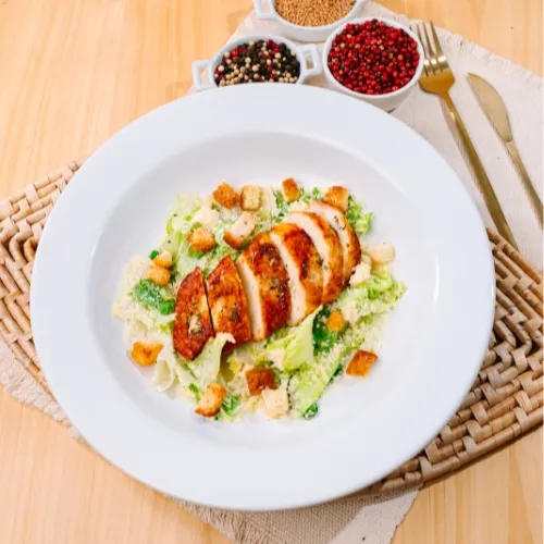 CAESAR SALAD COM FRANGO GRELHADO